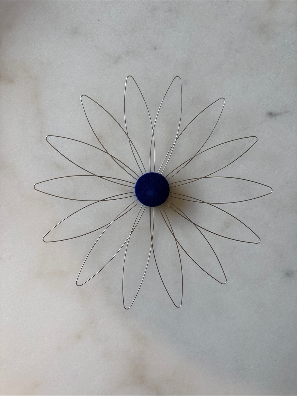 Decorative Wire Flower Photo Holder